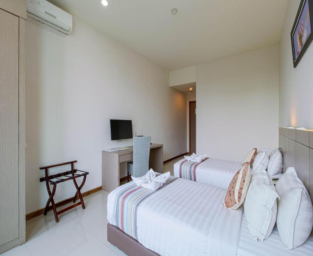 Putra Mulia Hotel Medan Exterior foto